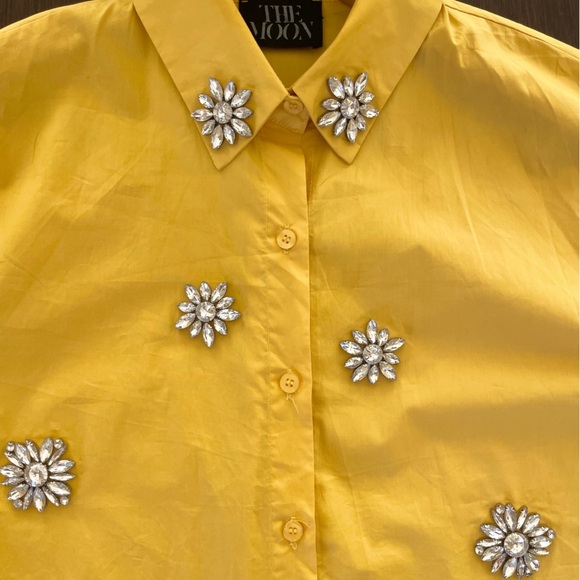 Stunning Yellow Embellished Shirt - Perfect for Any Occasion - Picture 5 of 11